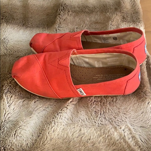 Adorable statement flats - Picture 2 of 4